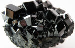 Черный гранат (меланит, андрадит, шорломит) – камень здоровья